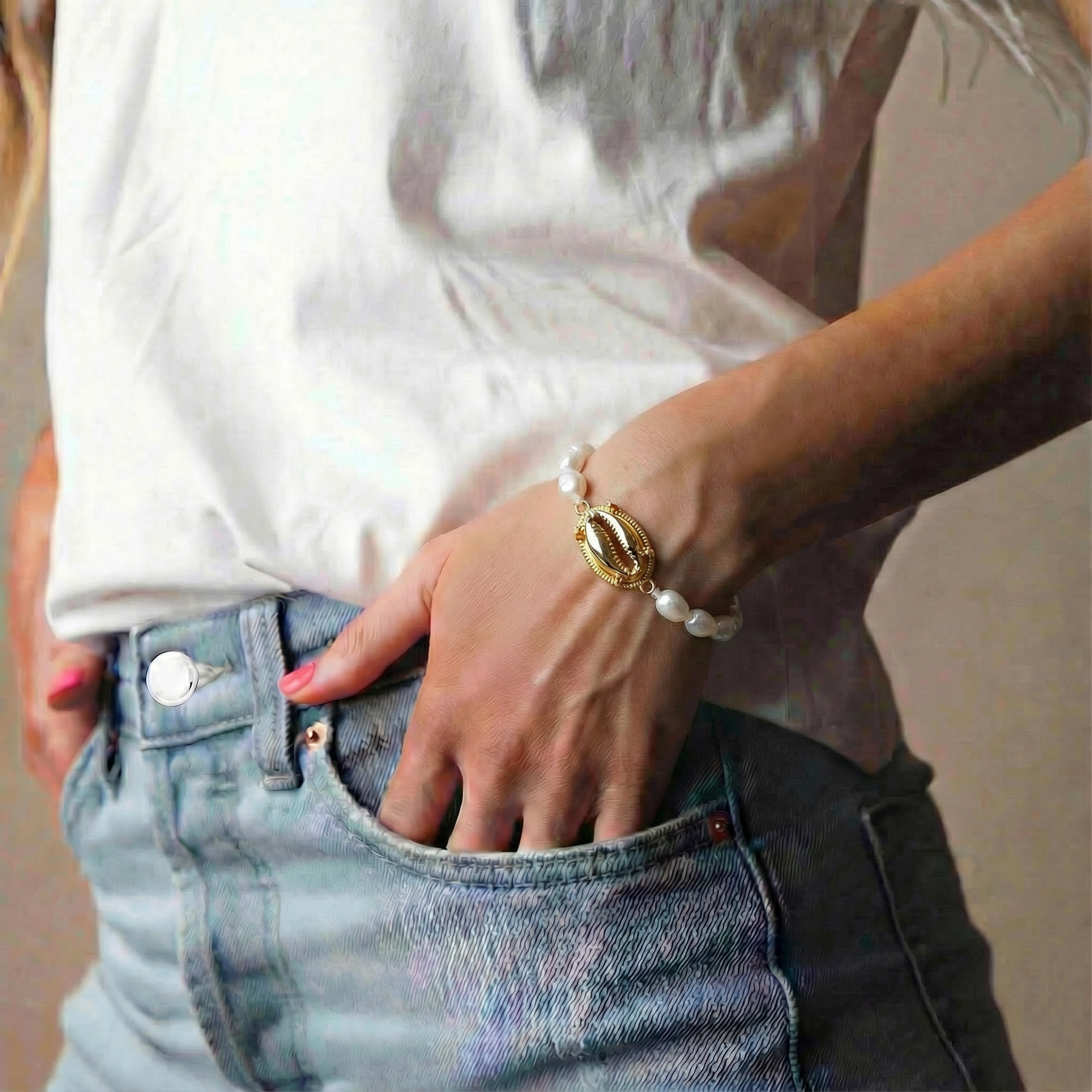 18k Gold Plated Gold, Pearl Beaded Stretch Bracelet with Gold Cowrie Shell