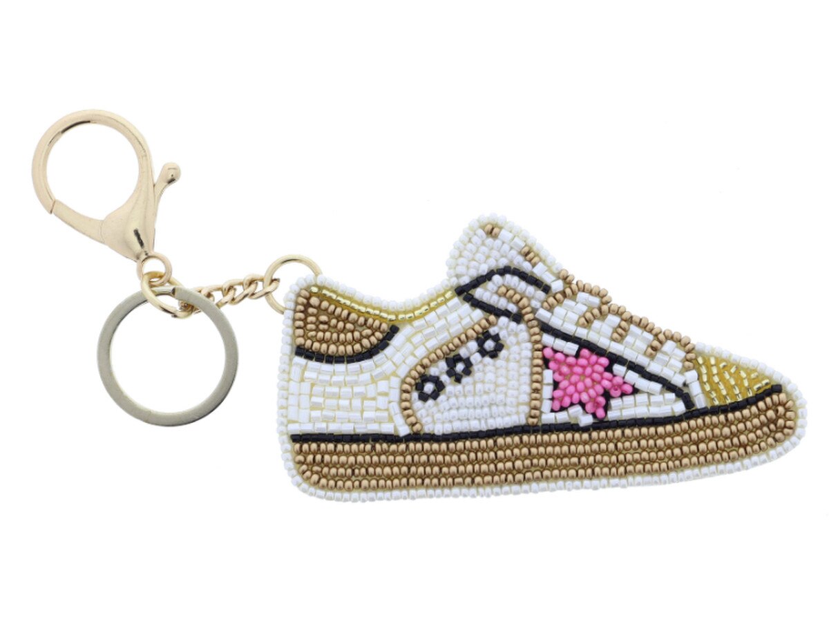 mrs banks on X: @janiaabaniaaaa music keychains at