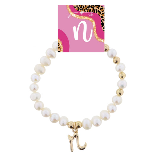Kids Natural Pearl Beaded with Gold Accents and Shiny Gold Cursive "n" Initial Bracelet